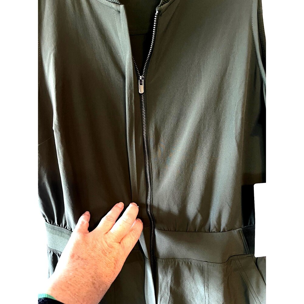 ATHLETA Brooklyn Utility Romper Jumpsuit Aspen Olive Green Size 10 Petite NWT - Picture 9 of 10